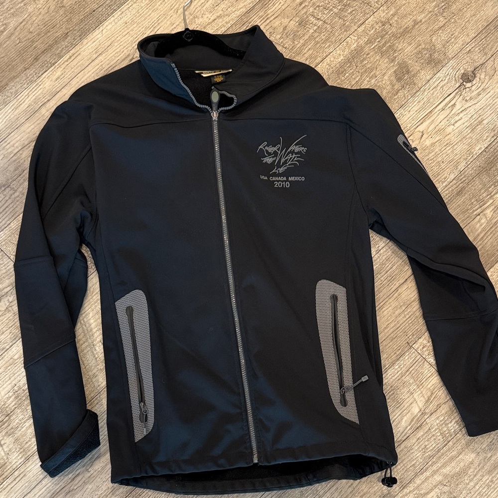 Roger waters the wall vintage 2010 tour crew jacket
